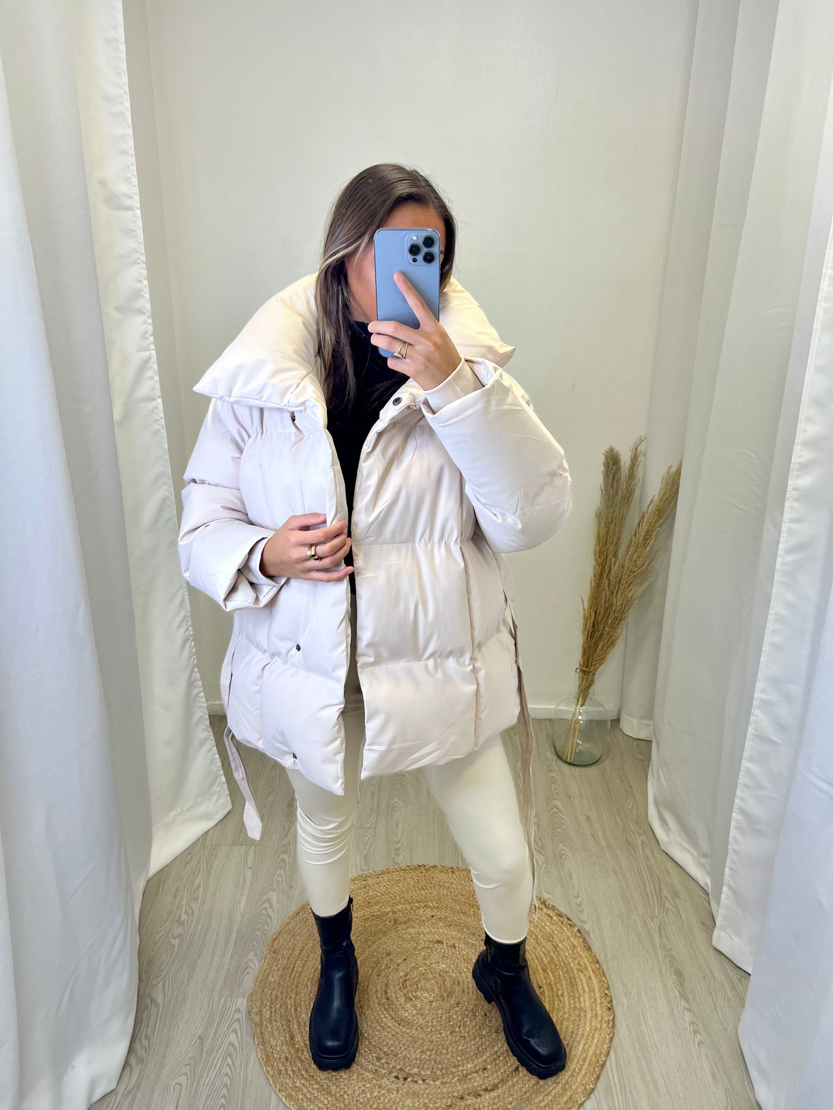 Doudoune courte à ceinture - Beige